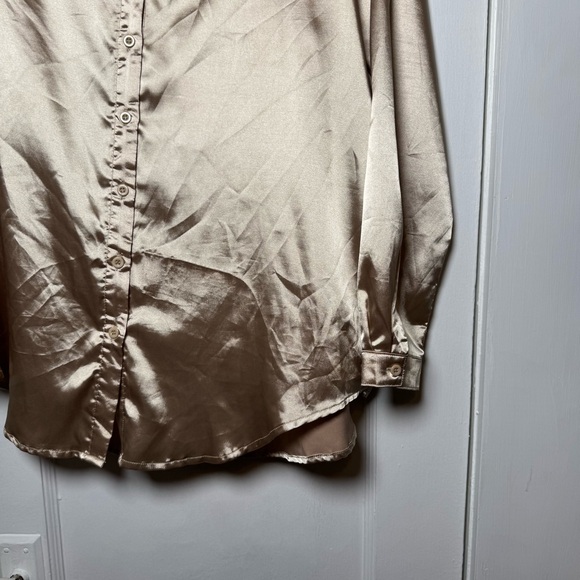 PrettyLittleThing Satin Effect Button Down Blouse In Champagne Size Medium - Picture 6 of 14